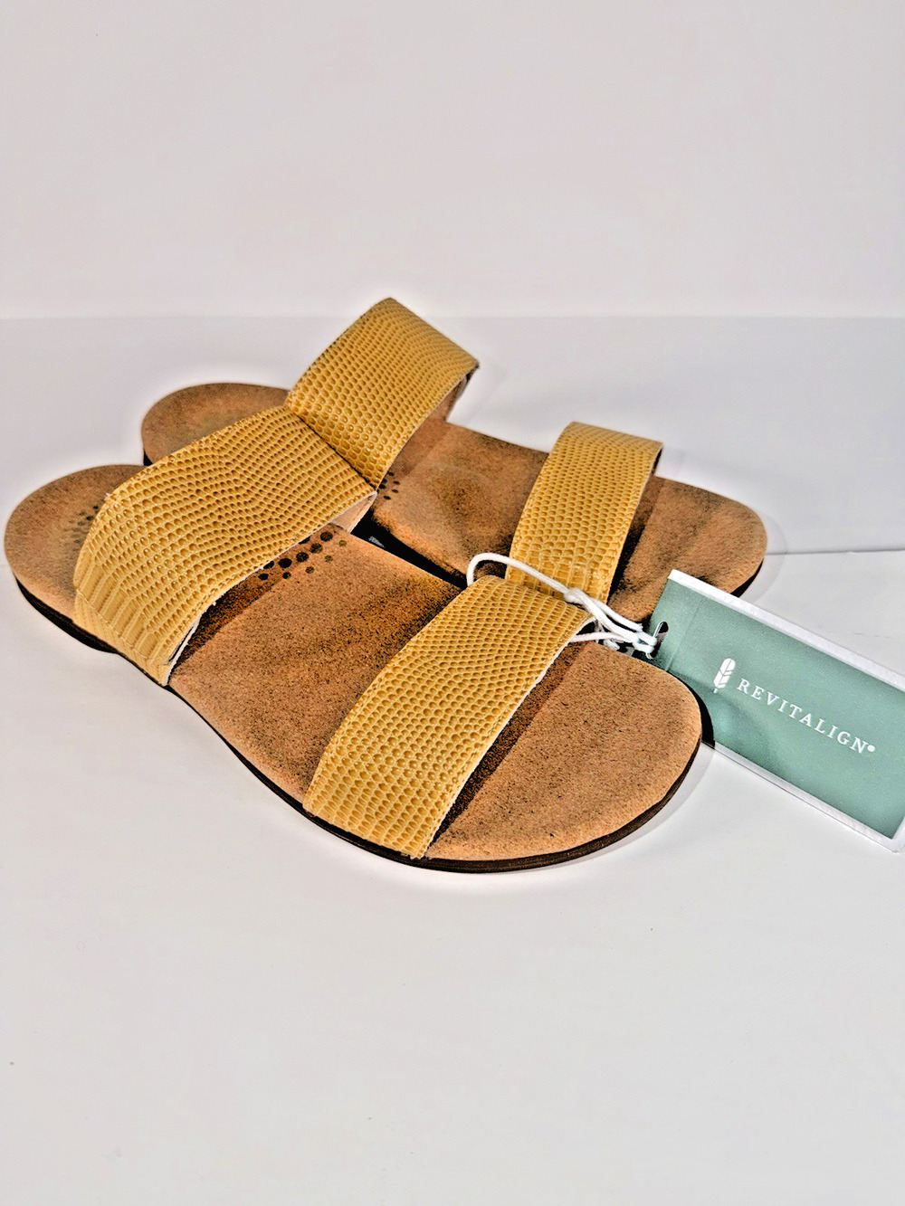 New In Box Women Revitalign Sullivan Yellow Snake Arch SPT Sandals Size 12B NIB
